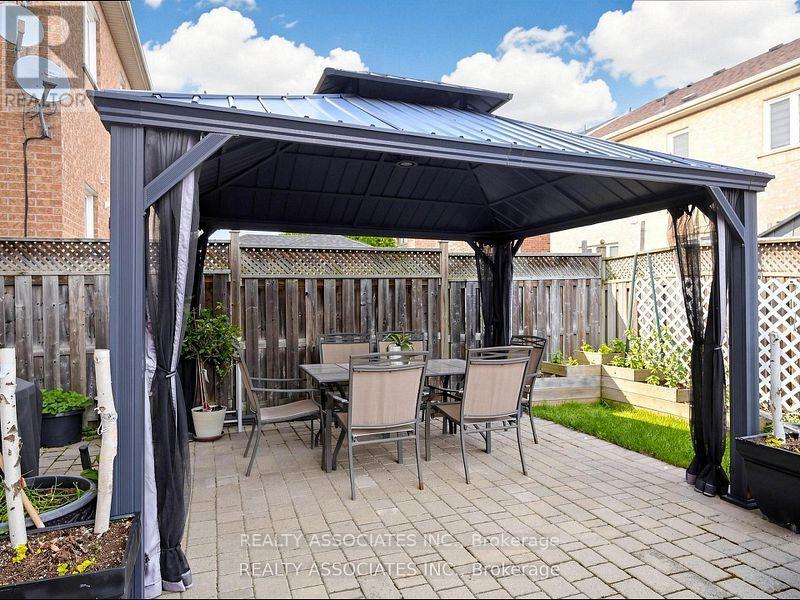 44 SHINING WILLOW CRESCENT - 47