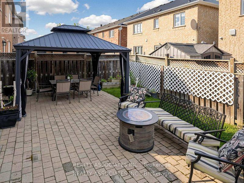 44 SHINING WILLOW CRESCENT - 46