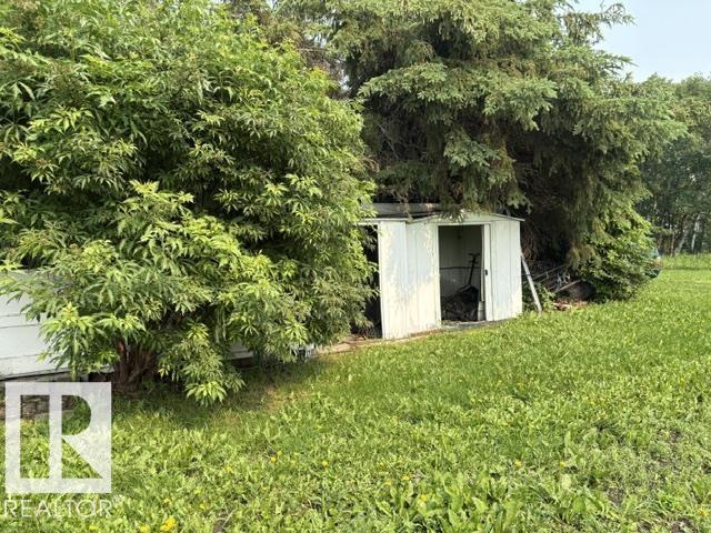 5320 50 ave — photo 25