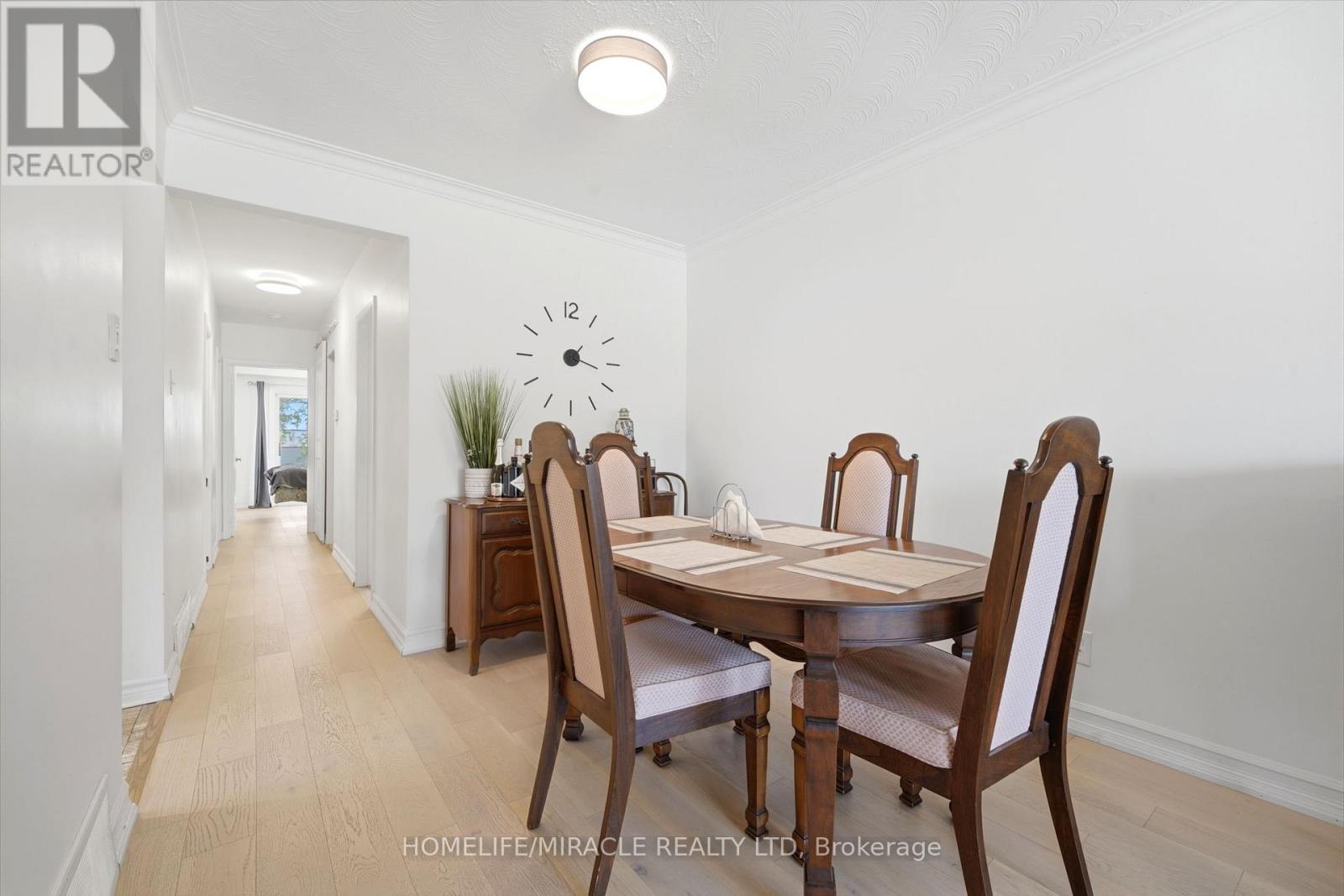 1585 CORAM CRESCENT - 16
