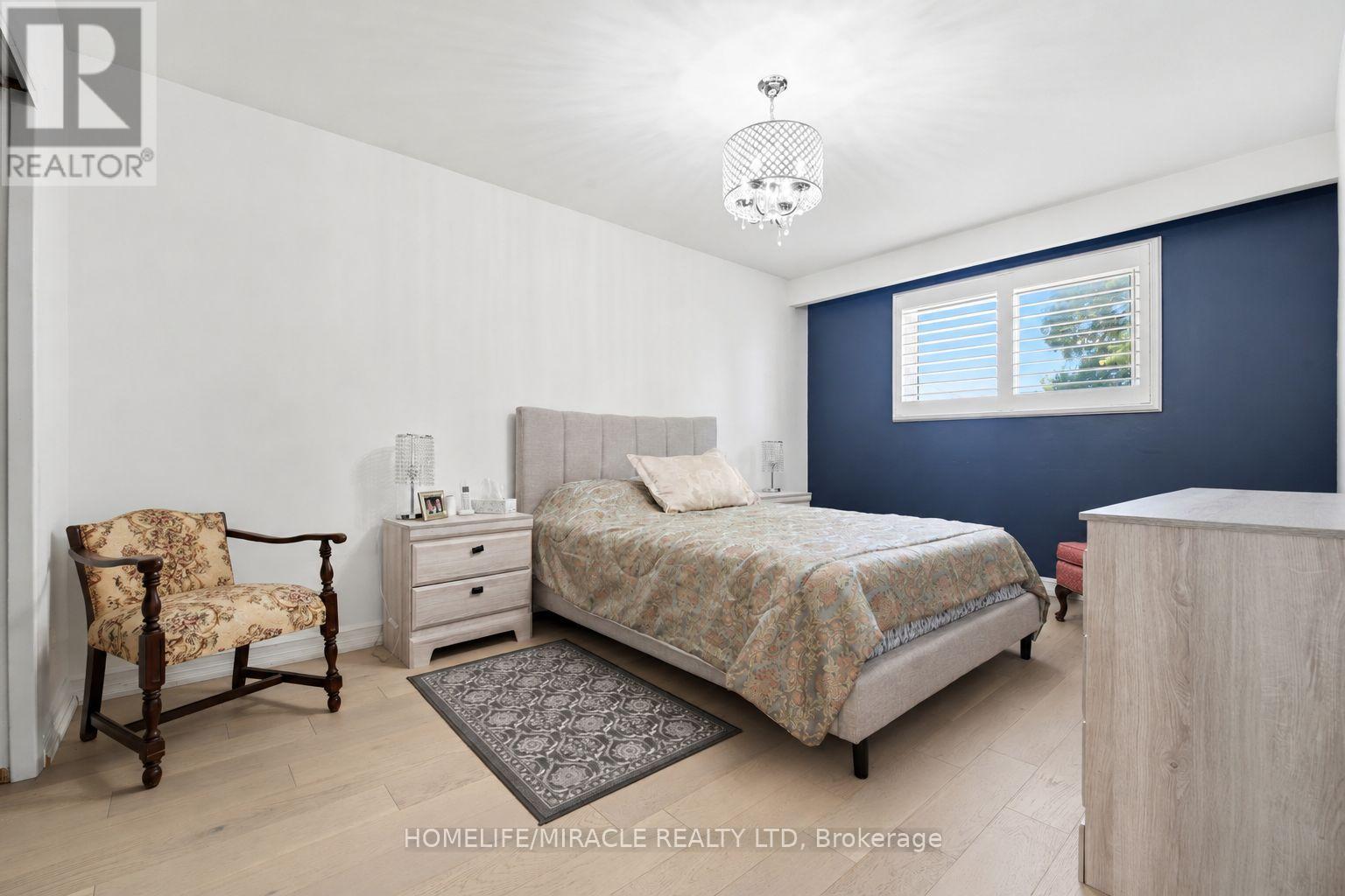 1585 CORAM CRESCENT - 22
