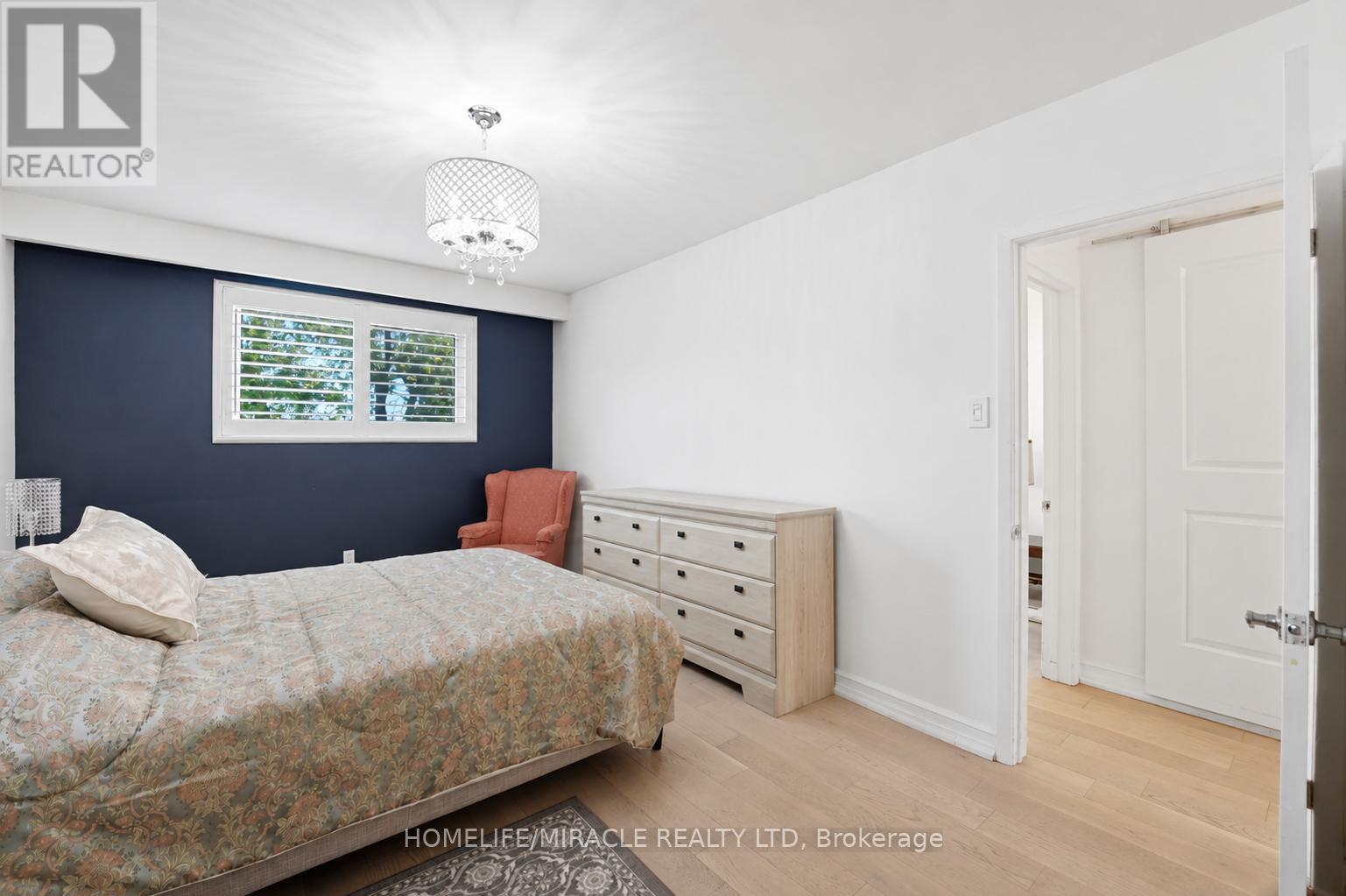 1585 CORAM CRESCENT - 23