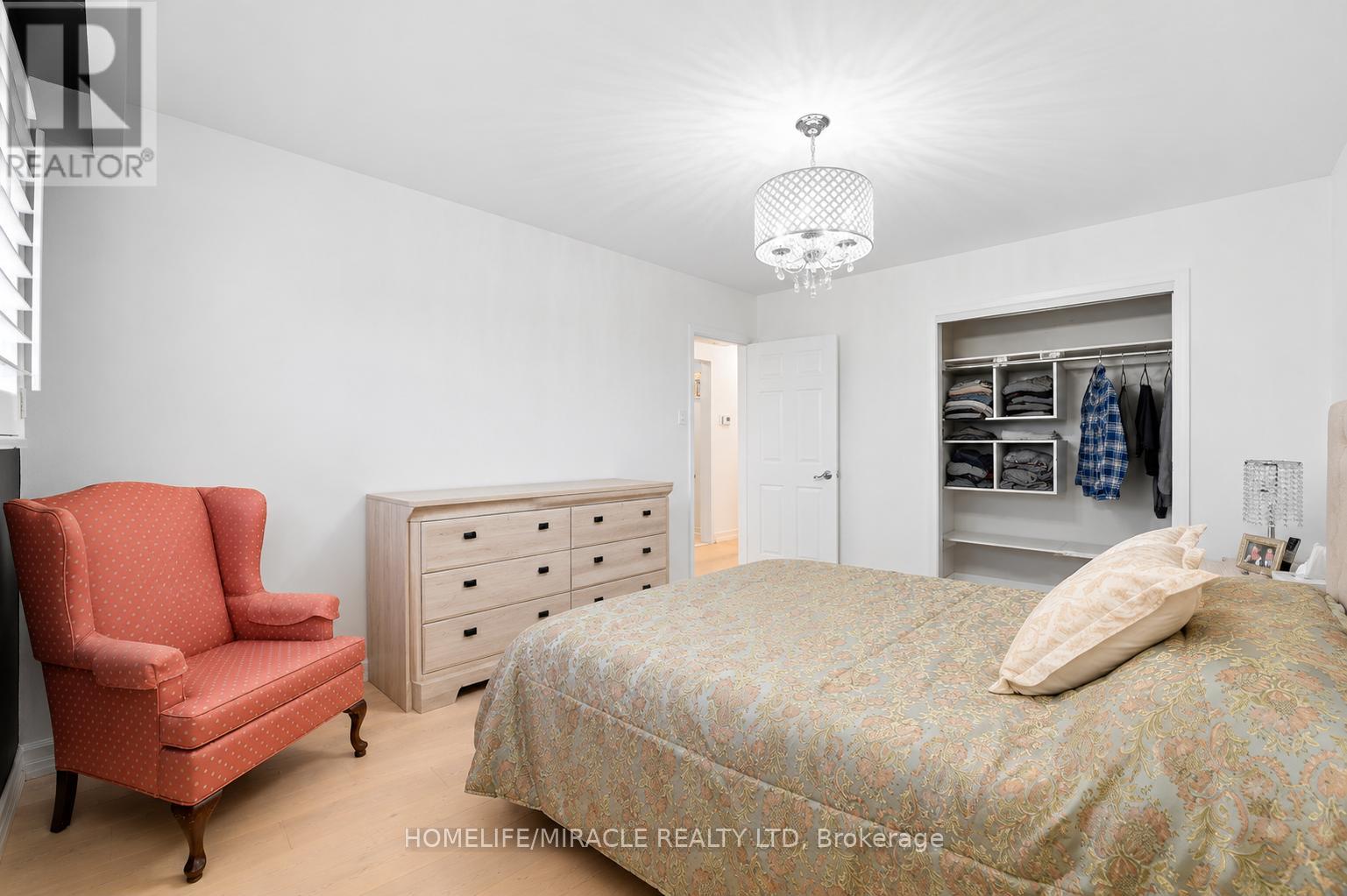1585 CORAM CRESCENT - 25