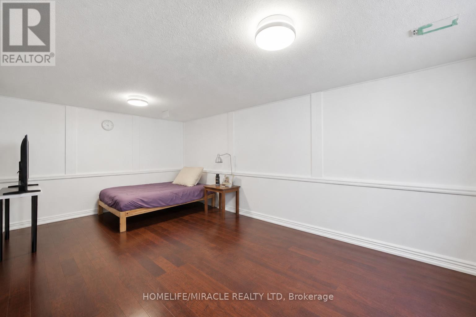 1585 CORAM CRESCENT - 30