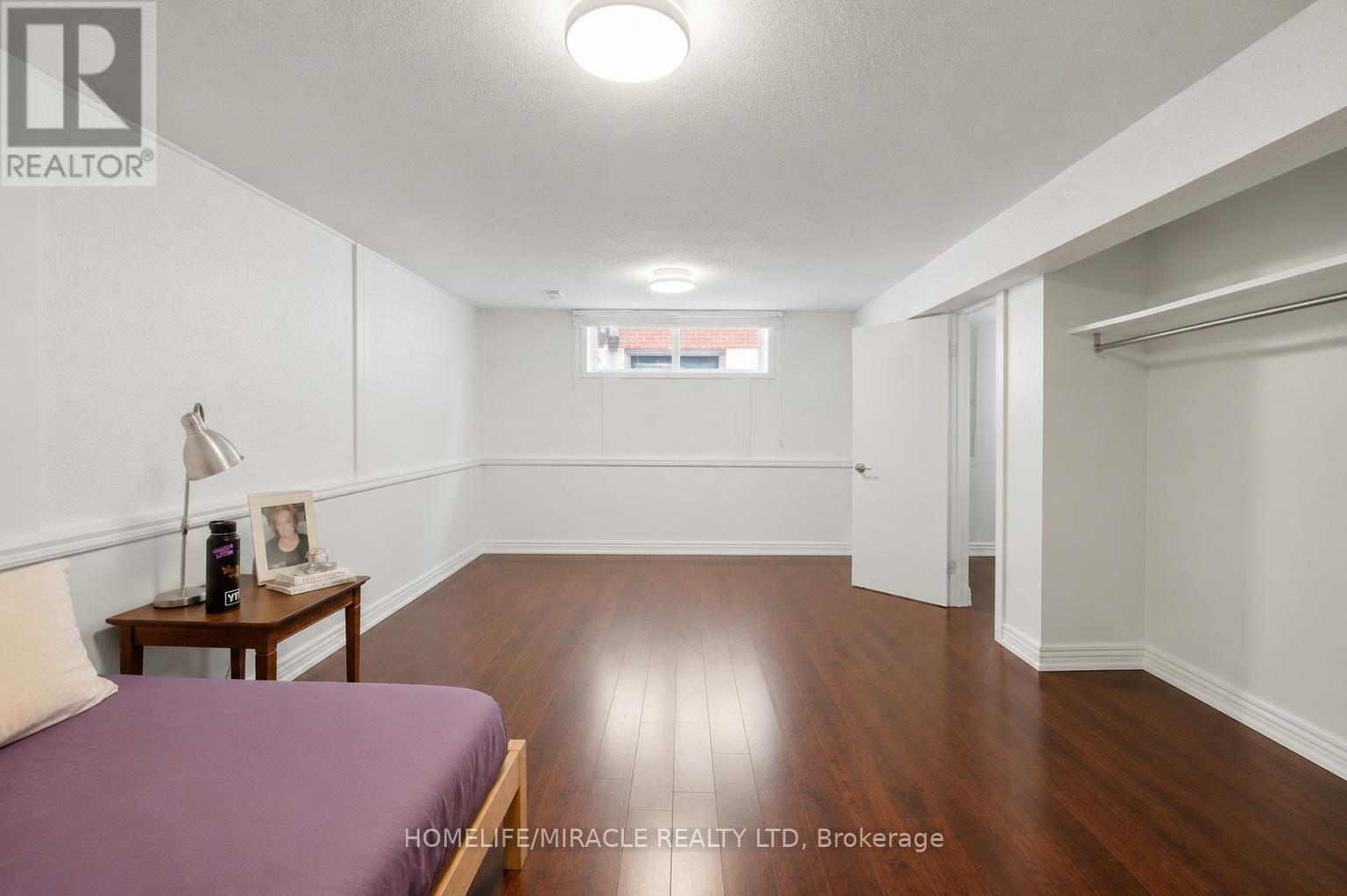 1585 CORAM CRESCENT - 31