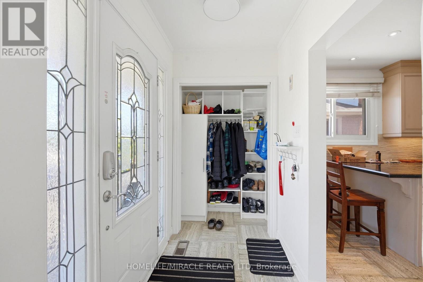 1585 CORAM CRESCENT - 4