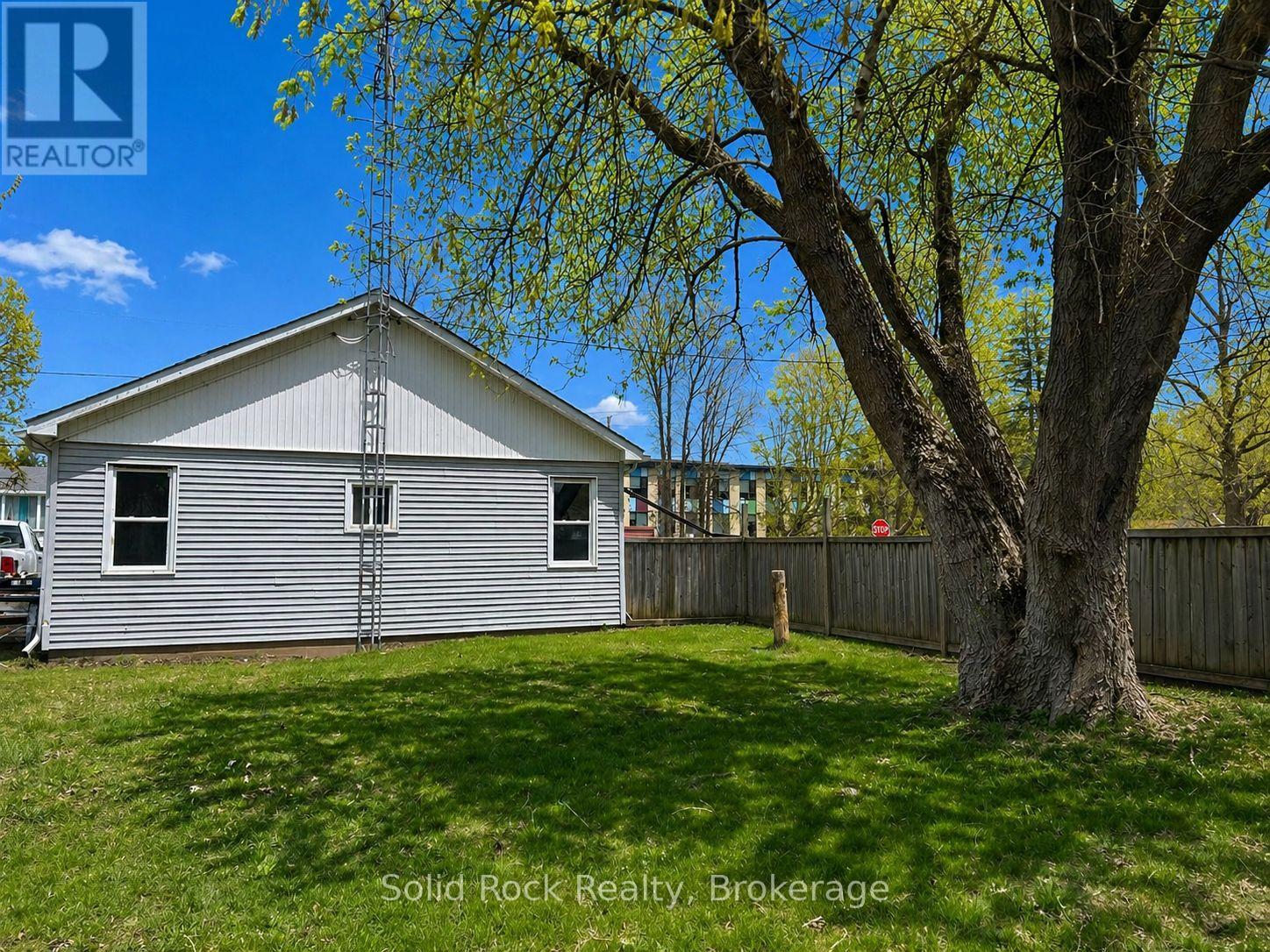 14 LINN STREET - 4