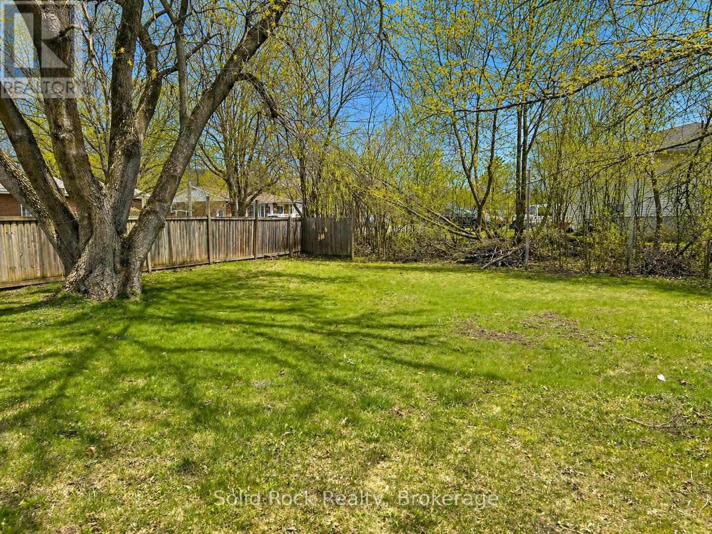 14 LINN STREET - 6