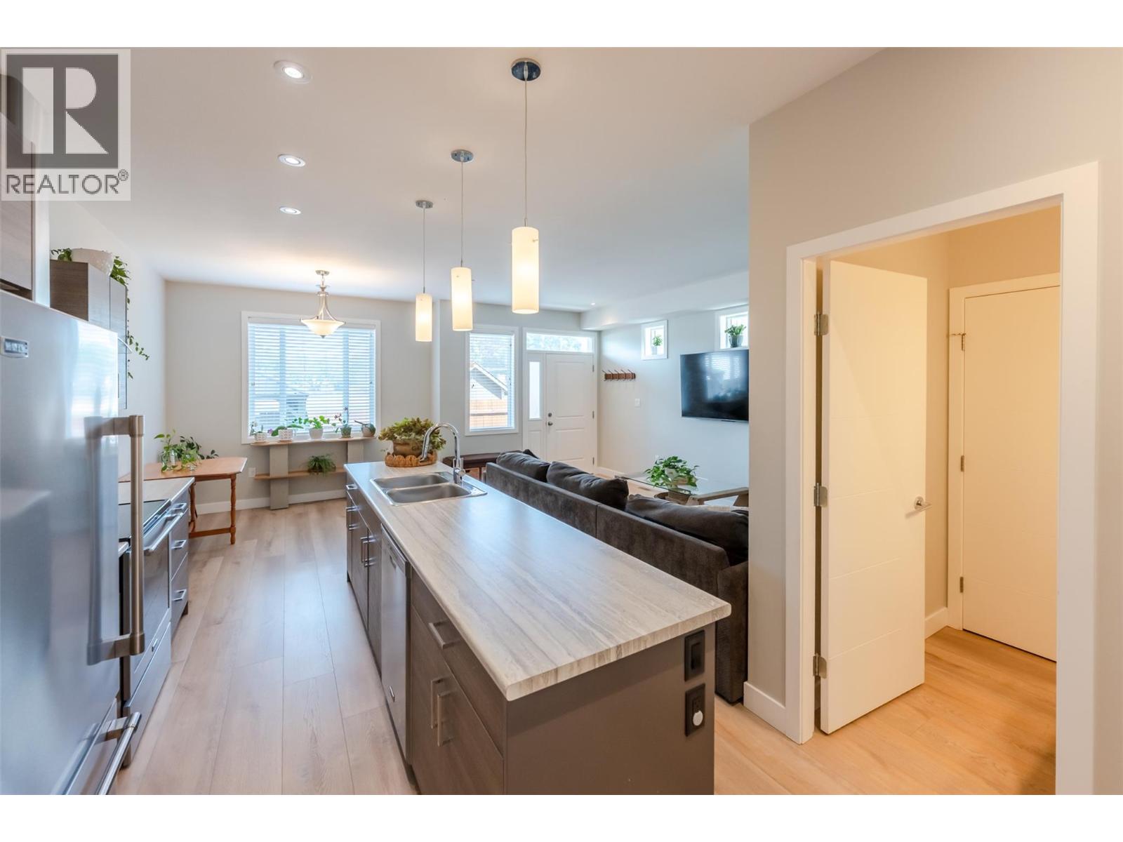 457 Nelson Avenue Unit# 102, Penticton