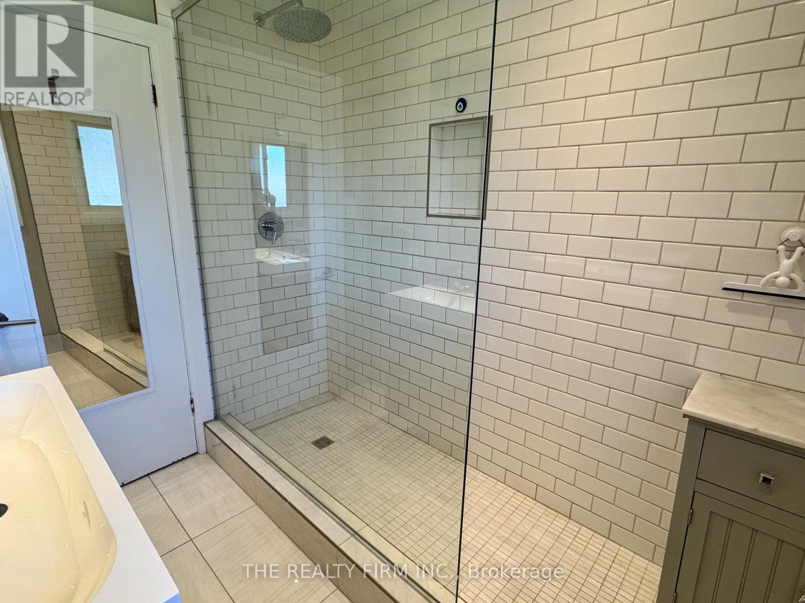 571 EVERGLADE CRESCENT - 16