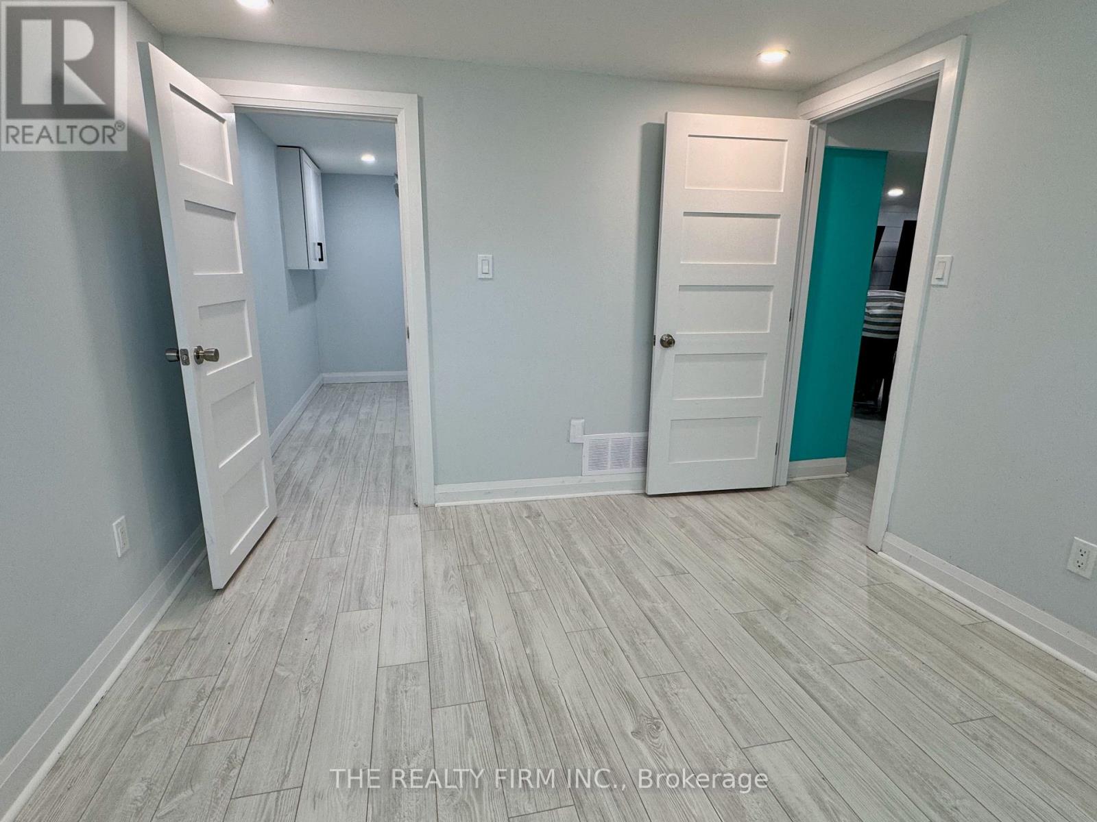 571 EVERGLADE CRESCENT - 22