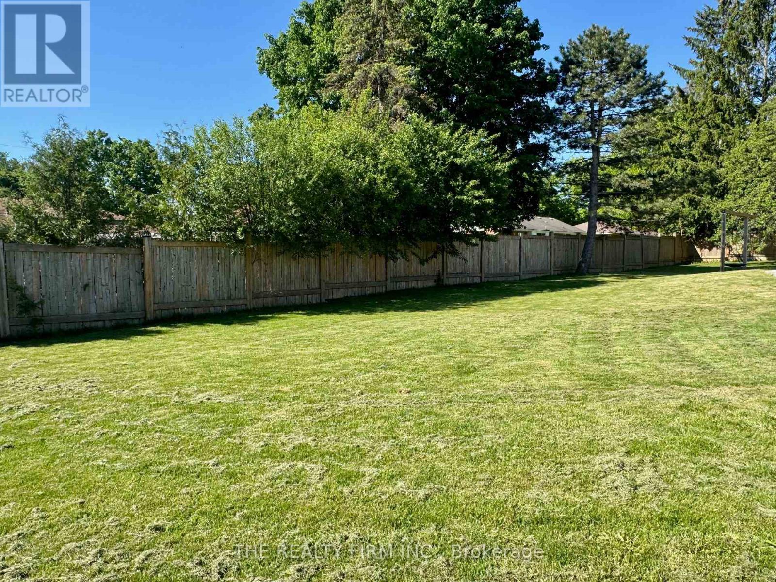 571 EVERGLADE CRESCENT - 30