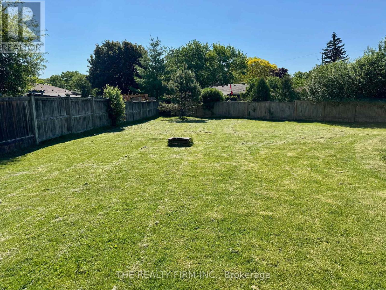 571 EVERGLADE CRESCENT - 31