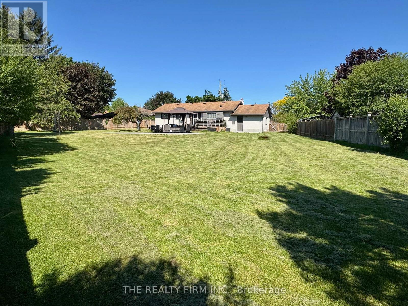 571 EVERGLADE CRESCENT - 34