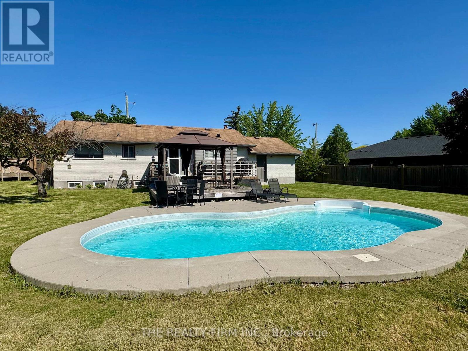 571 EVERGLADE CRESCENT - 35