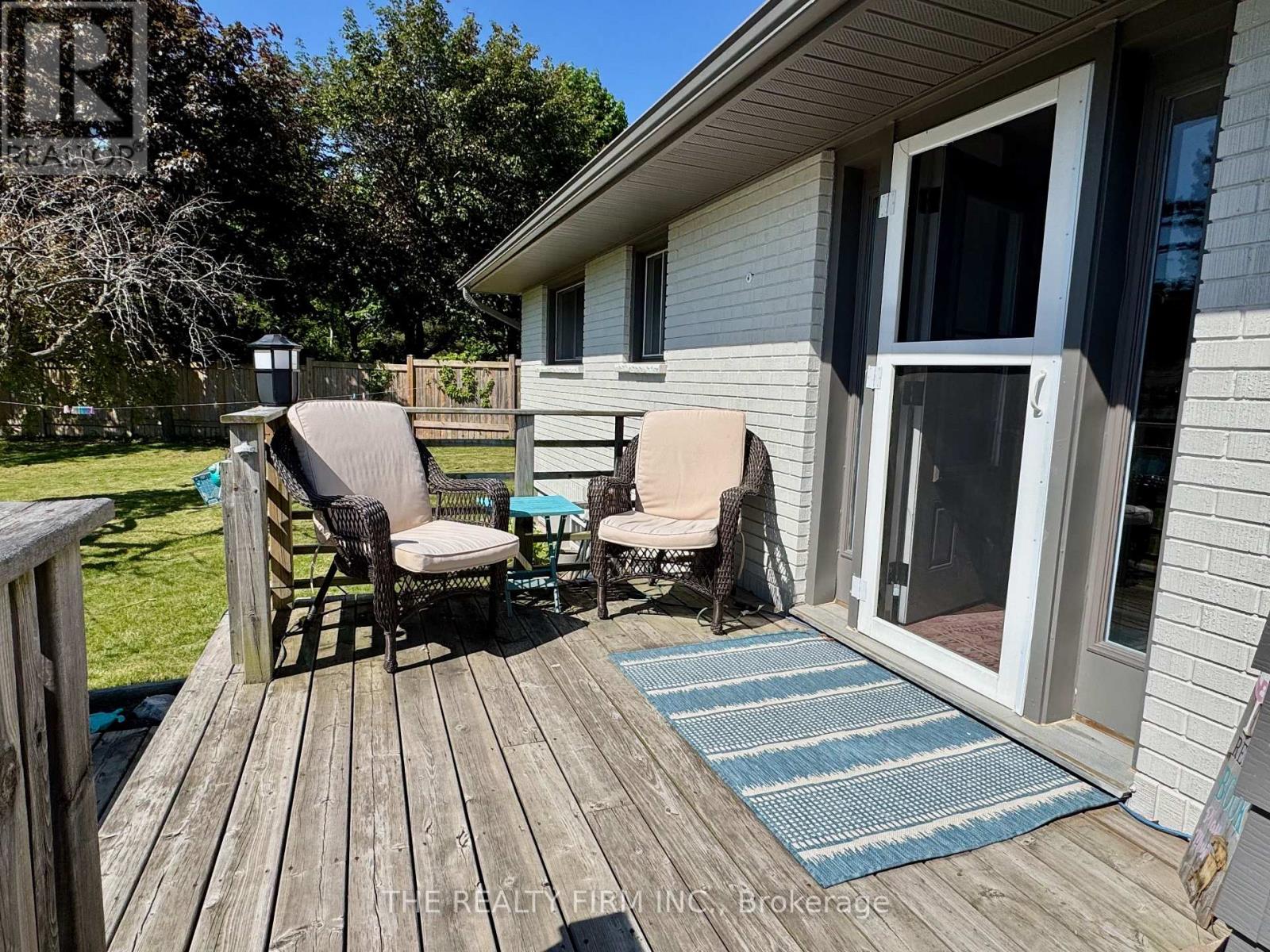 571 EVERGLADE CRESCENT - 40