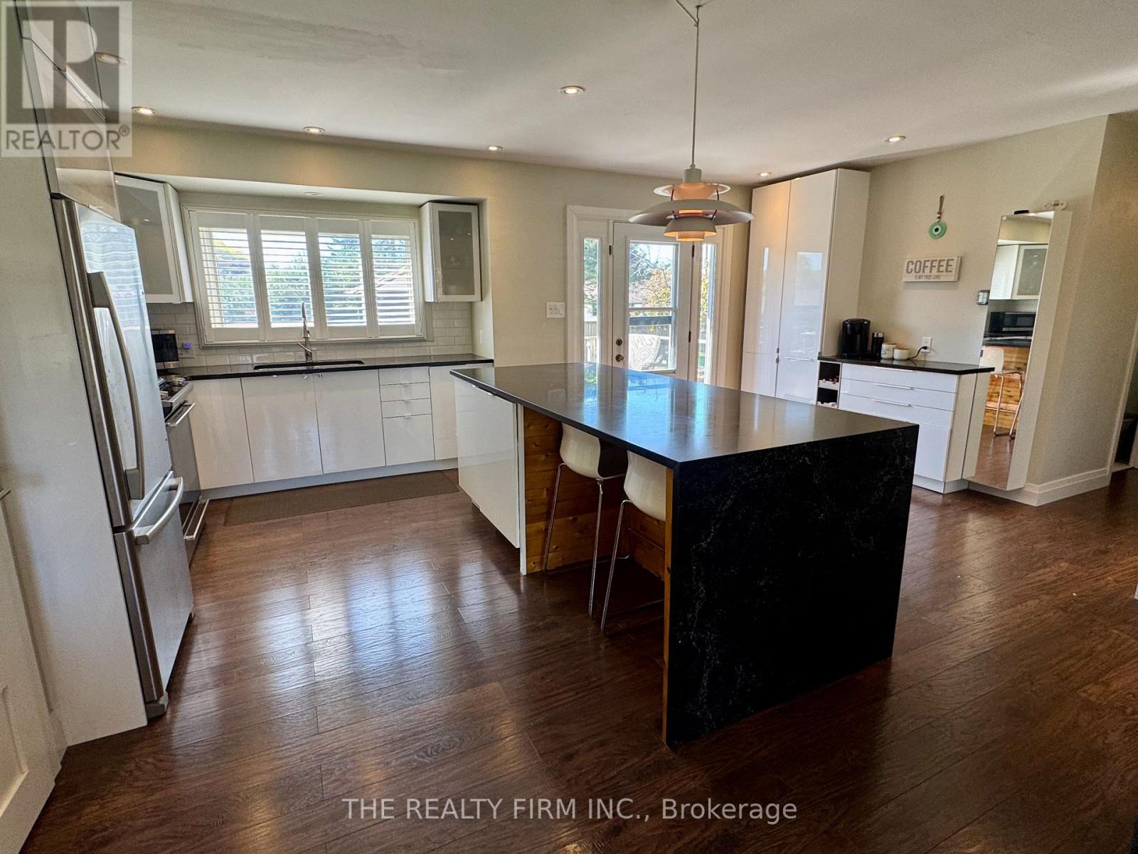 571 EVERGLADE CRESCENT - 6
