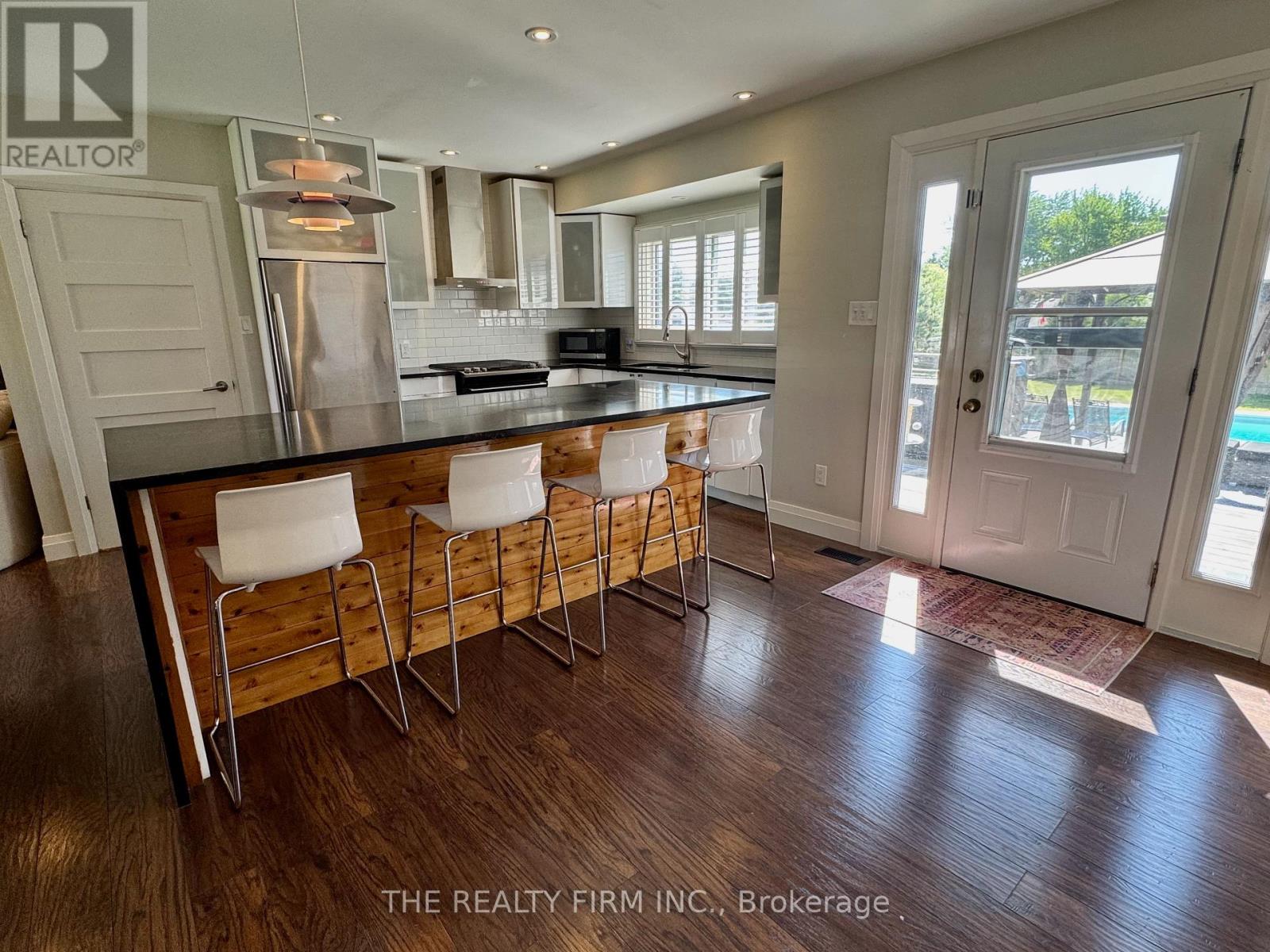 571 EVERGLADE CRESCENT - 7