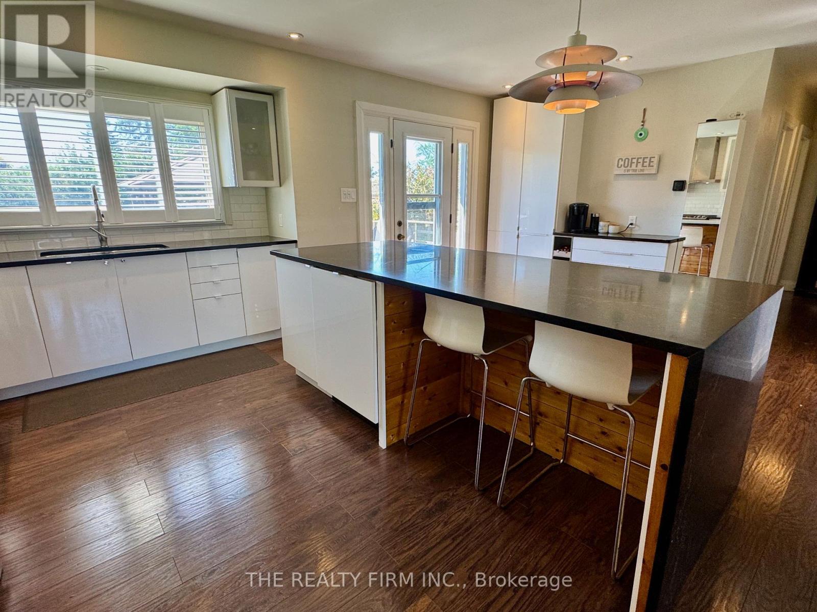571 EVERGLADE CRESCENT - 8