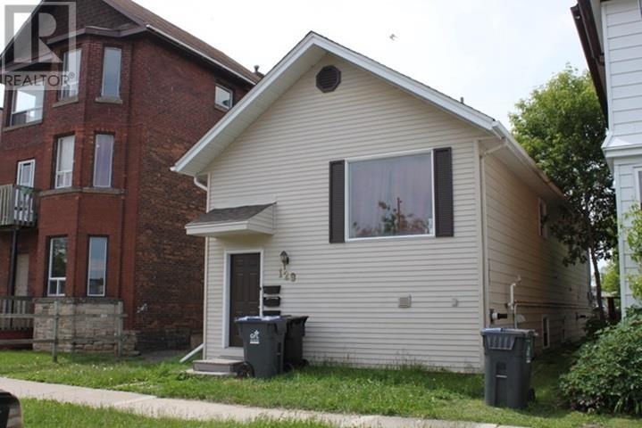 129 McKellar ST N - 1