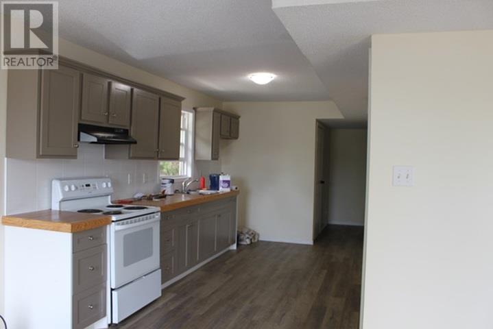 129 McKellar ST N - 4