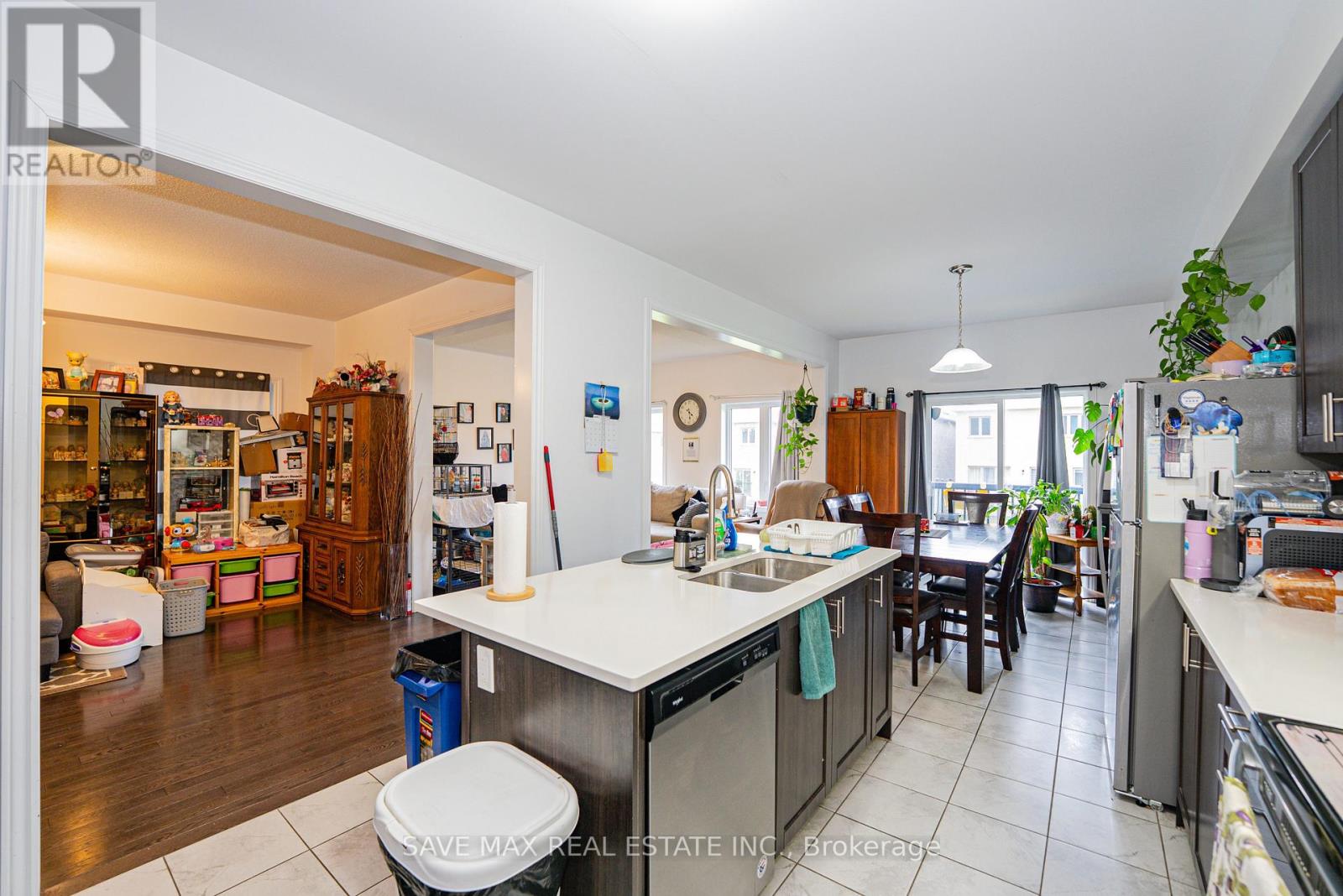 335 RIDLEY CRESCENT - 23