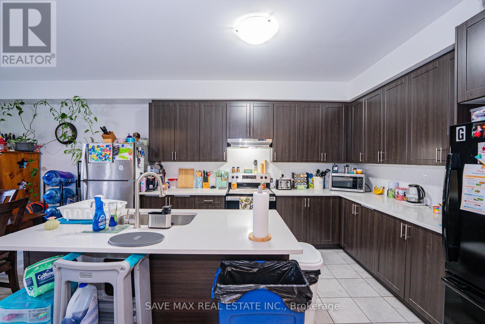 335 RIDLEY CRESCENT - 24