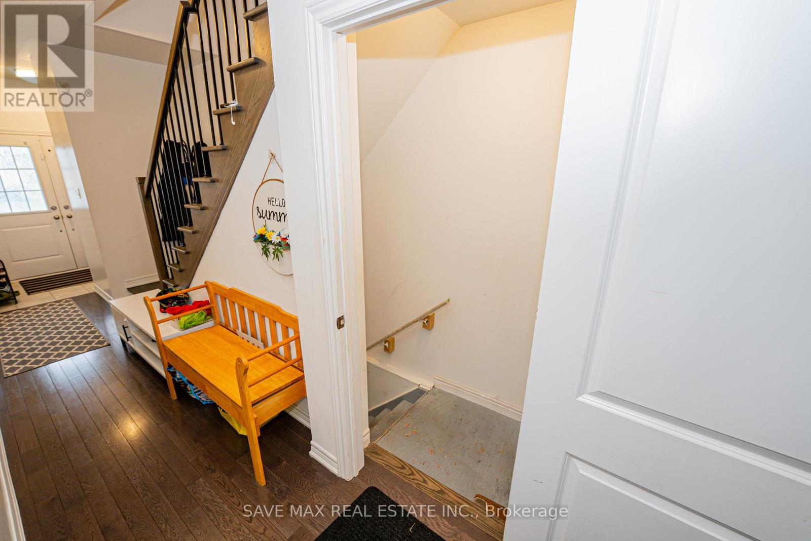 335 RIDLEY CRESCENT - 42