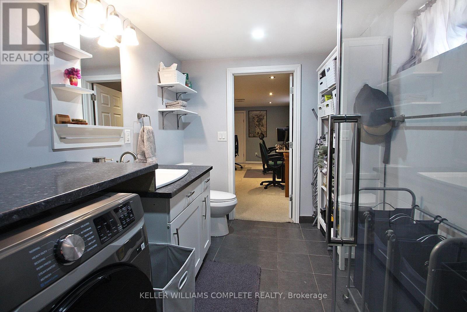7 LAMPTON PLACE - 24