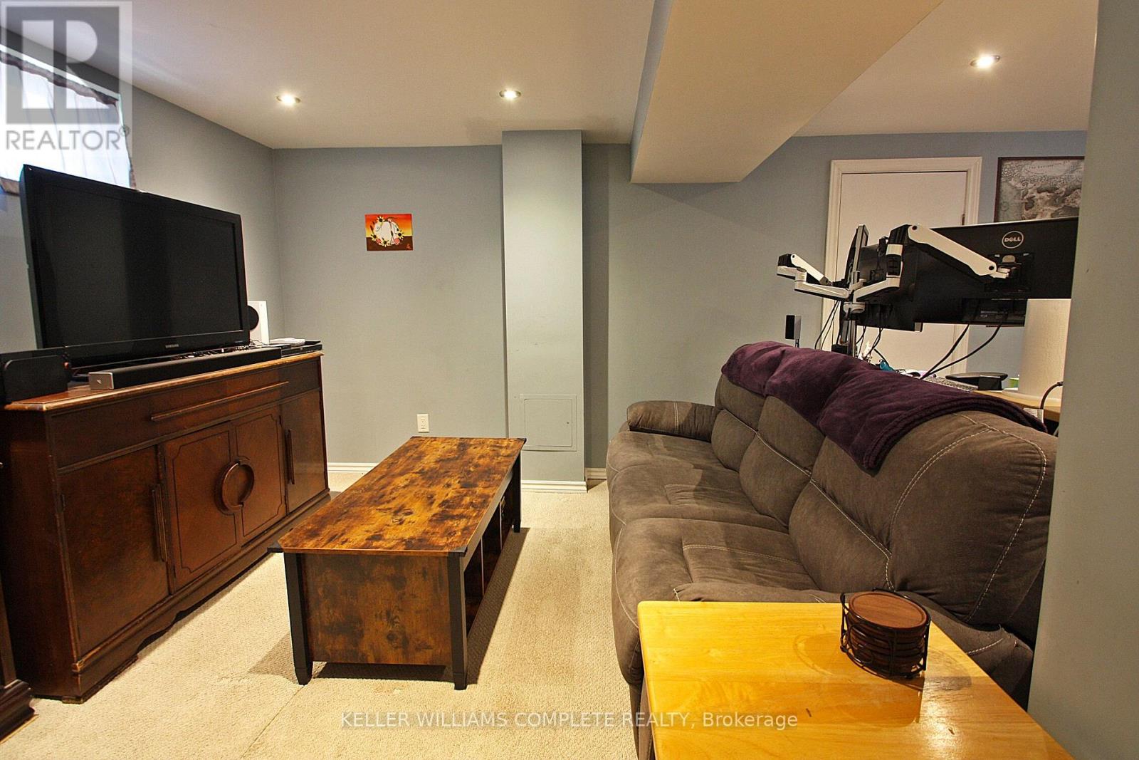 7 LAMPTON PLACE - 26