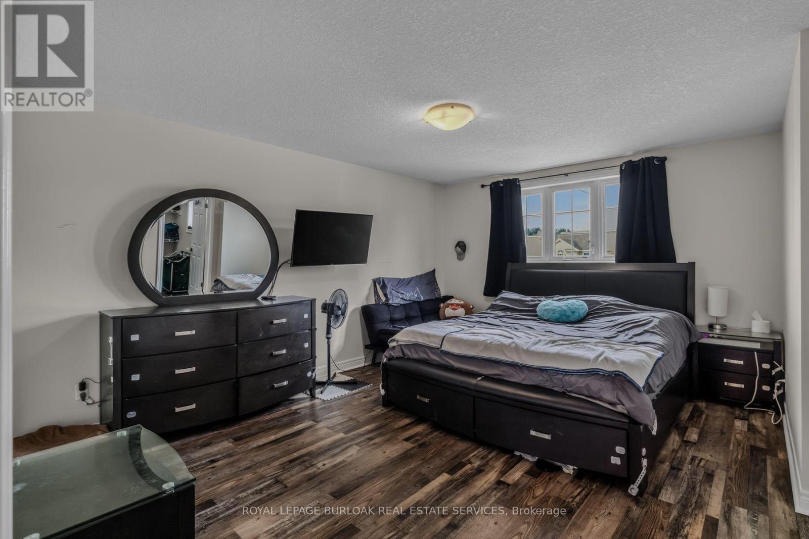 571 CHAMPLAIN AVENUE - 15