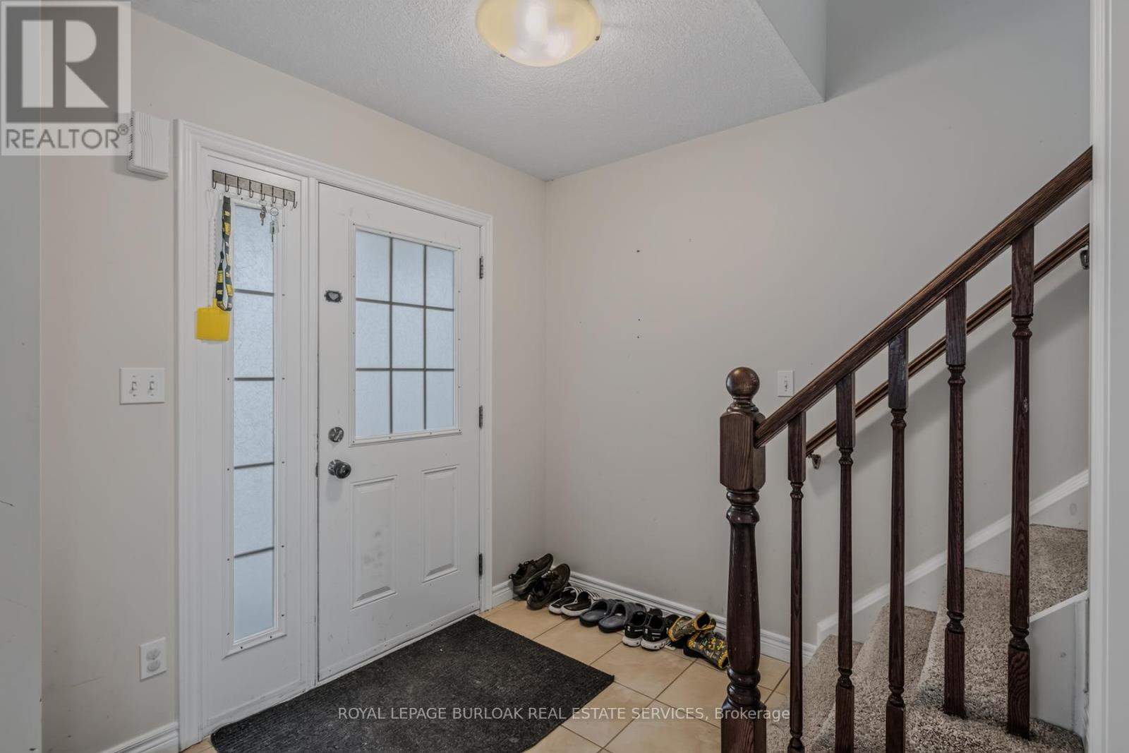 571 CHAMPLAIN AVENUE - 4