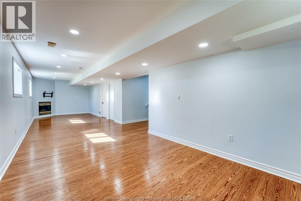 3867 CLARA AVENUE - 30