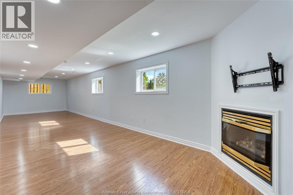 3867 CLARA AVENUE - 31