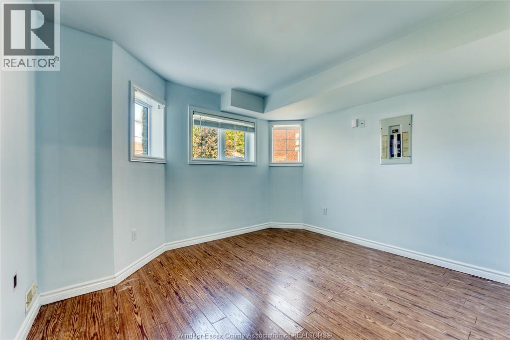 3867 CLARA AVENUE - 34
