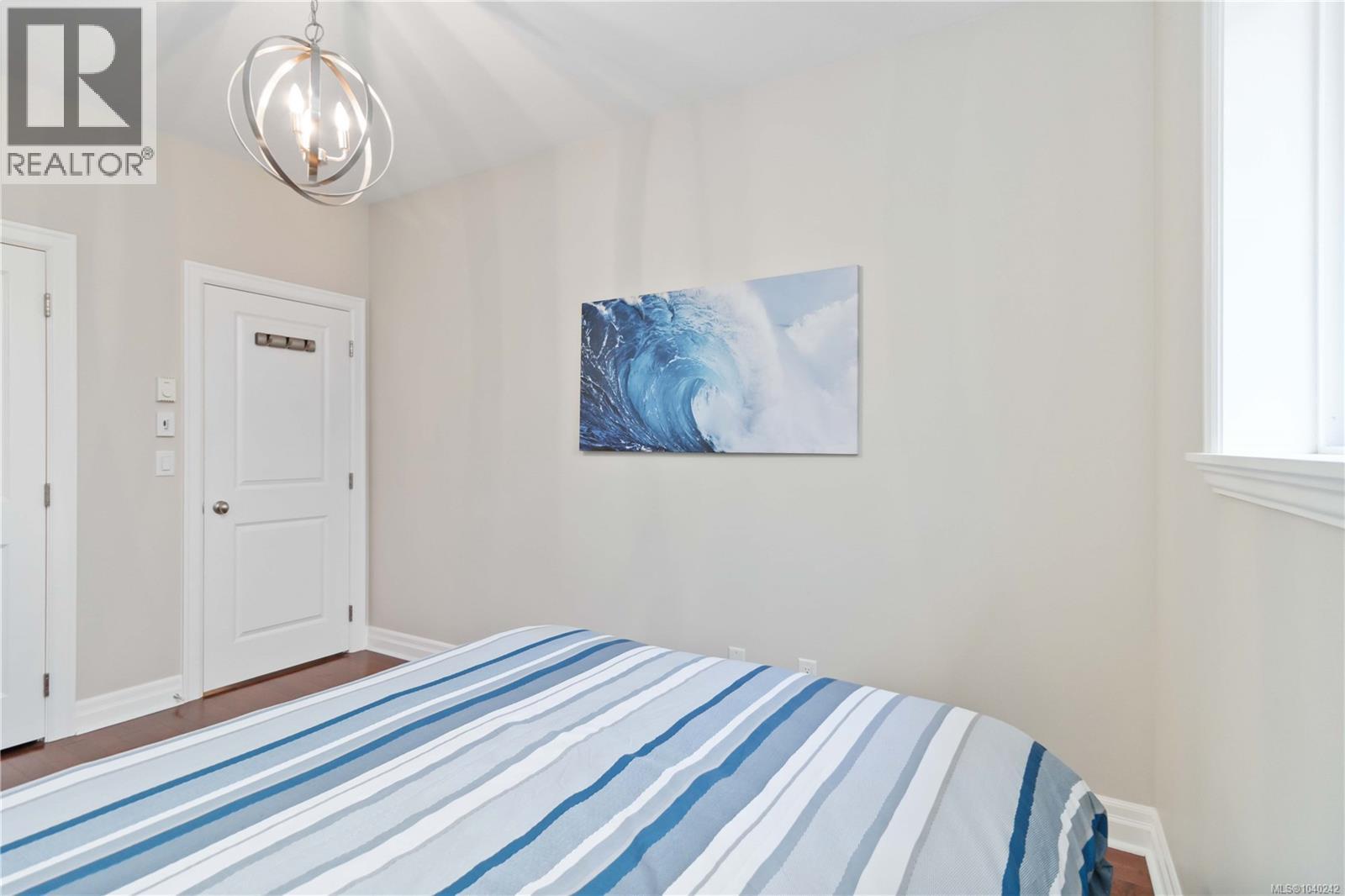#3 6995 Nordin Rd - 38