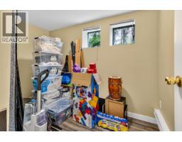 1849 North Road, Gibsons, BC V0N1V1 Photo 25
