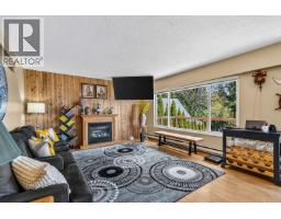 1849 North Road, Gibsons, BC V0N1V1 Photo 7