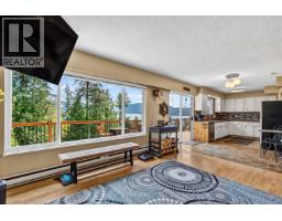 1849 North Road, Gibsons, BC V0N1V1 Photo 8
