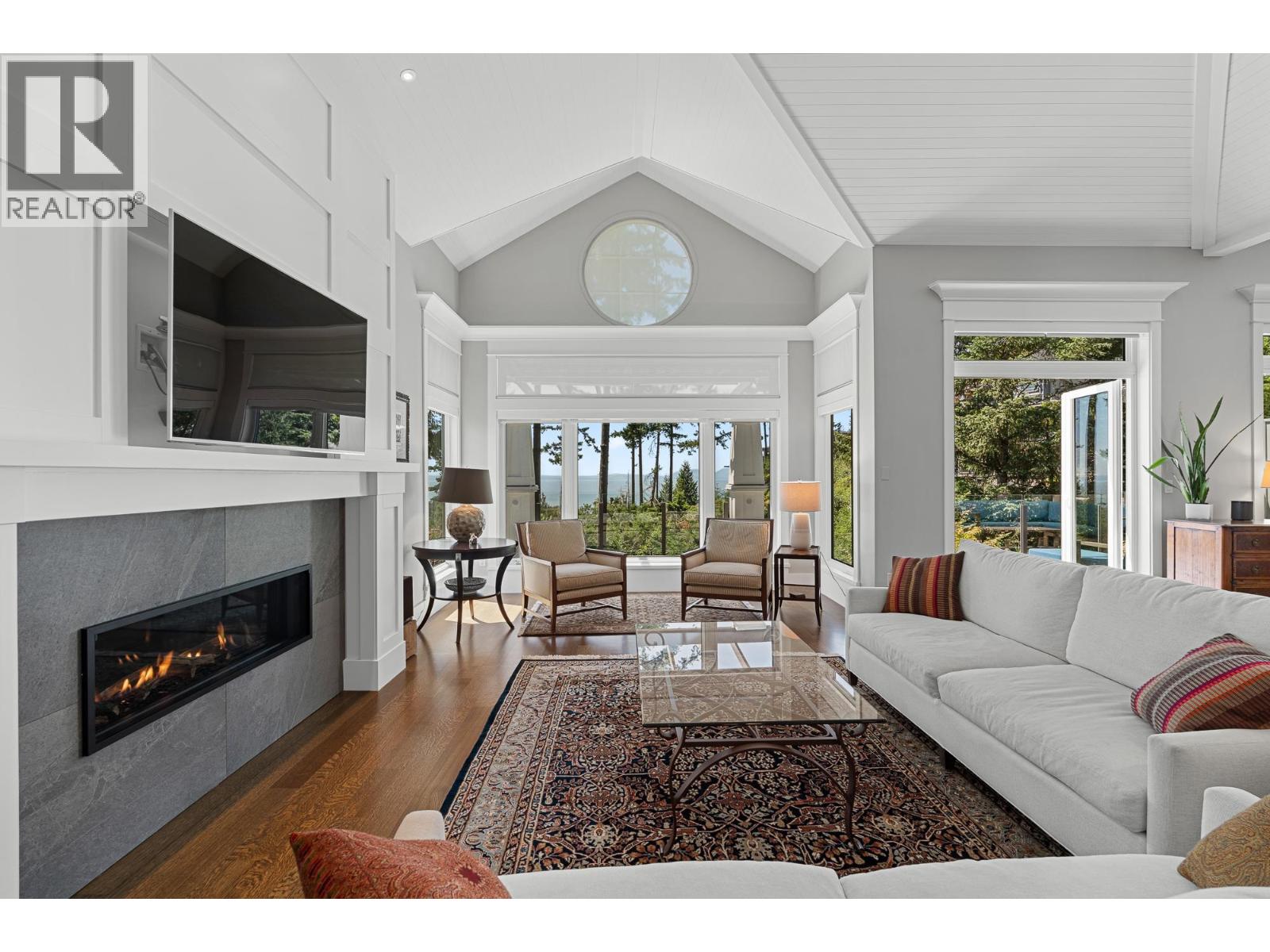 2 5402 WEST VISTA COURT, West Vancouver
