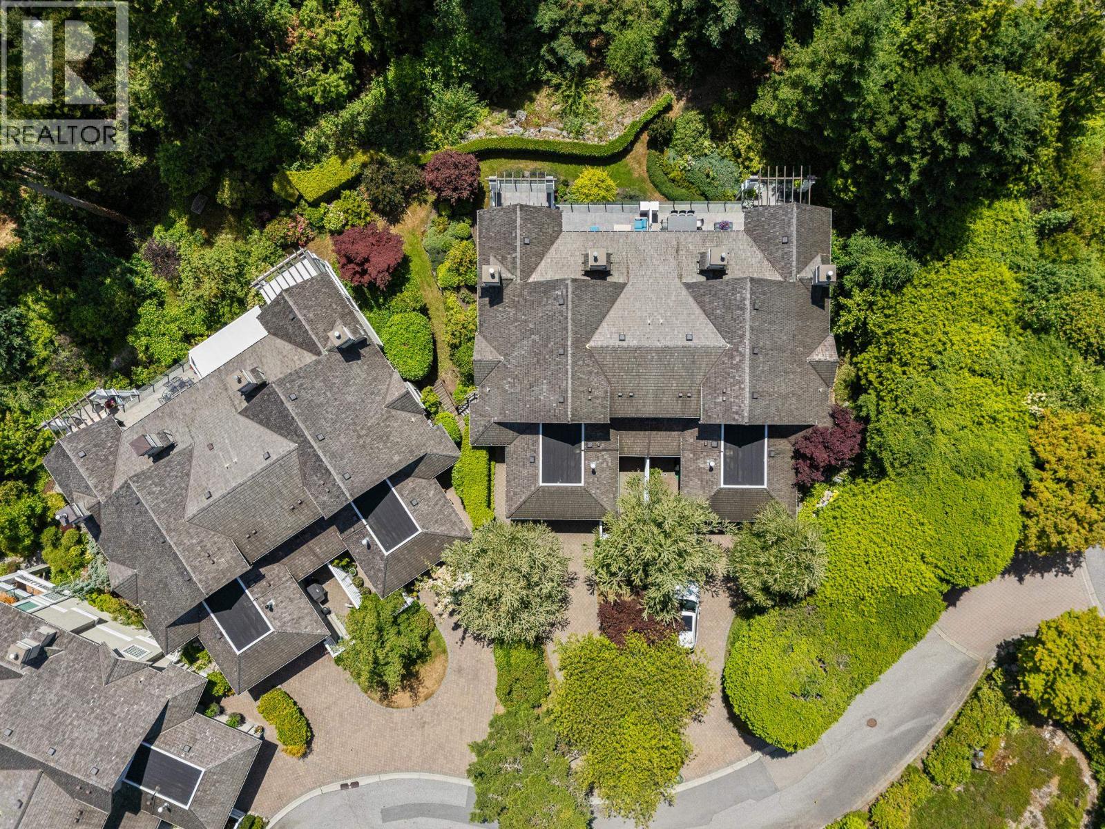 2 5402 WEST VISTA COURT, West Vancouver