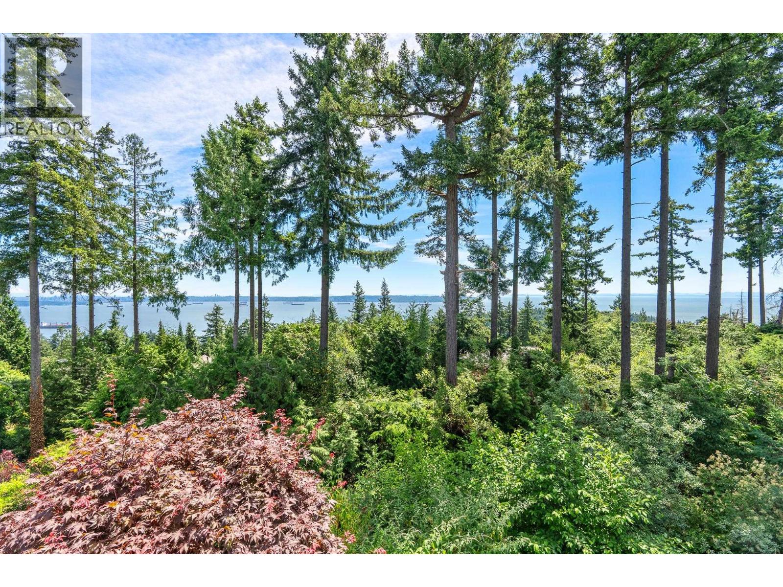 2 5402 WEST VISTA COURT, West Vancouver