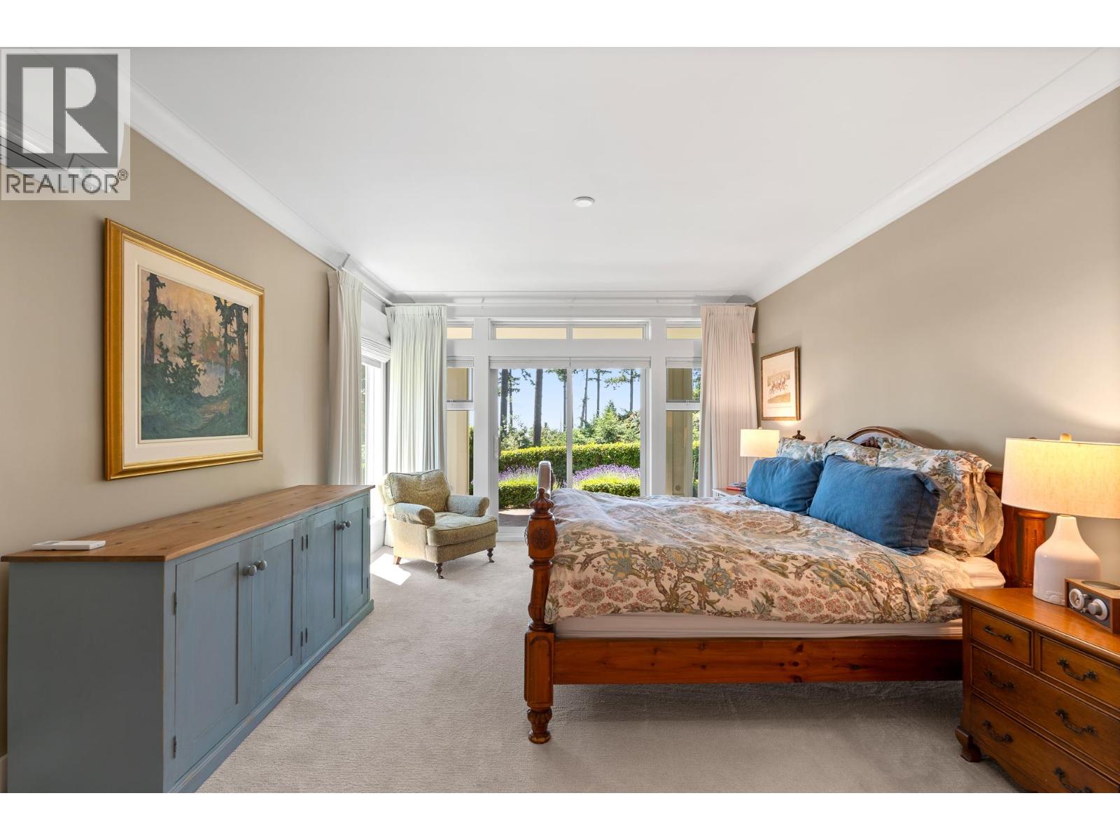 2 5402 WEST VISTA COURT, West Vancouver