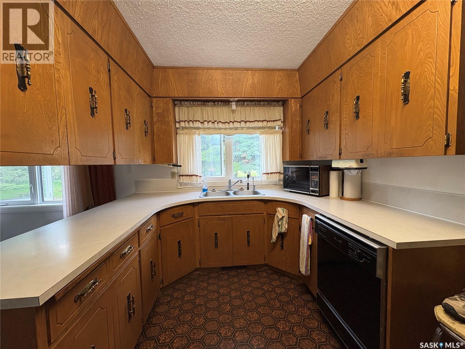 136 Frank AVENUE - 10