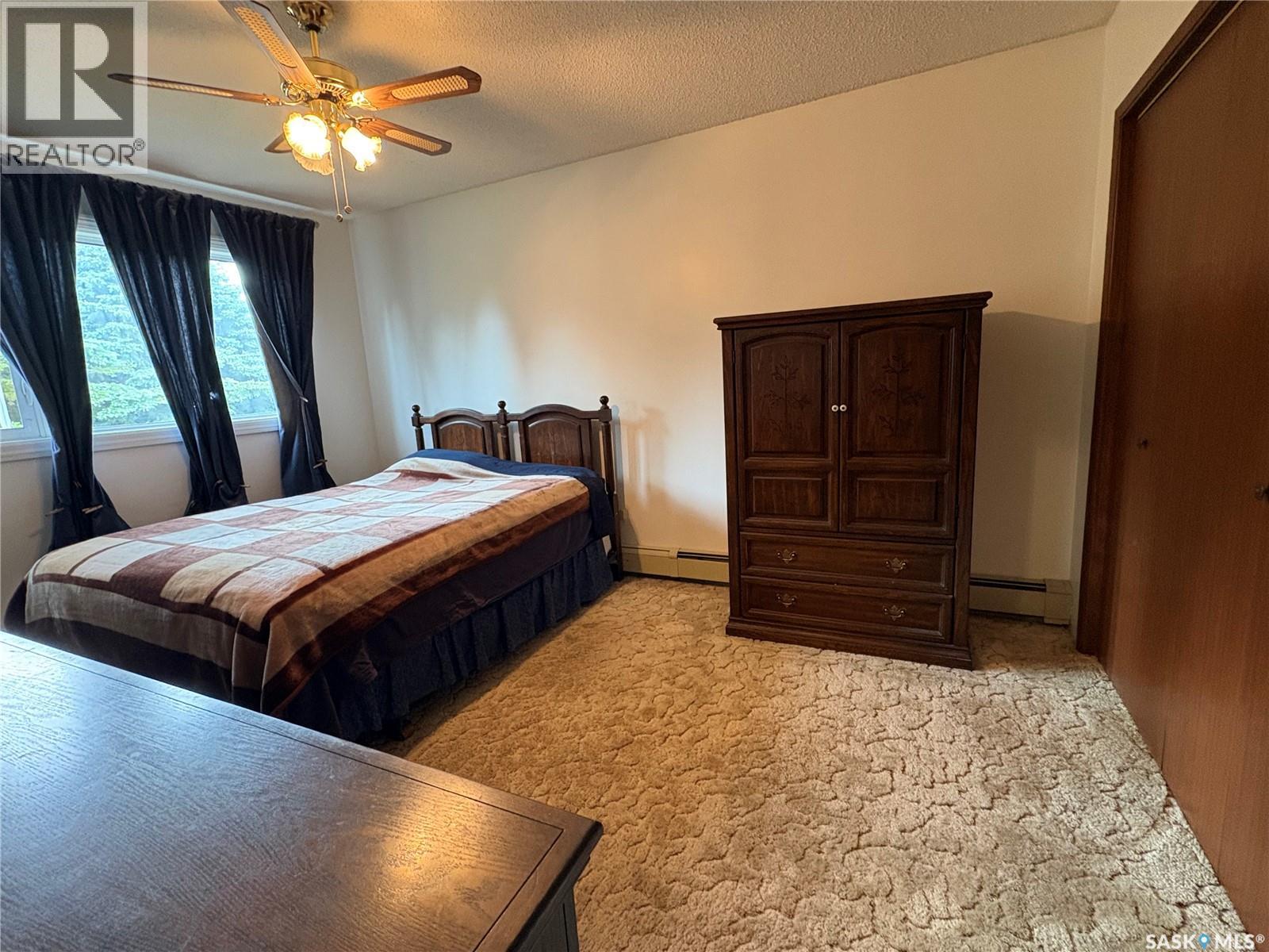 136 Frank AVENUE - 21