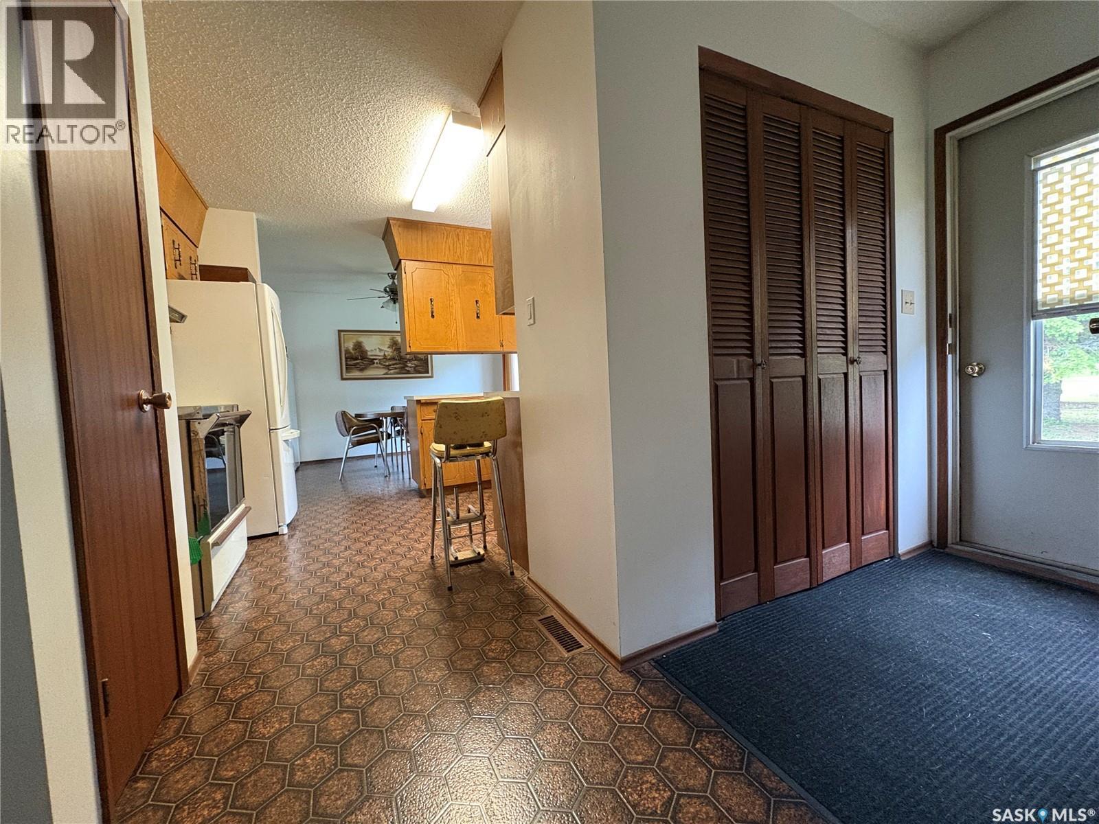 136 Frank AVENUE - 7