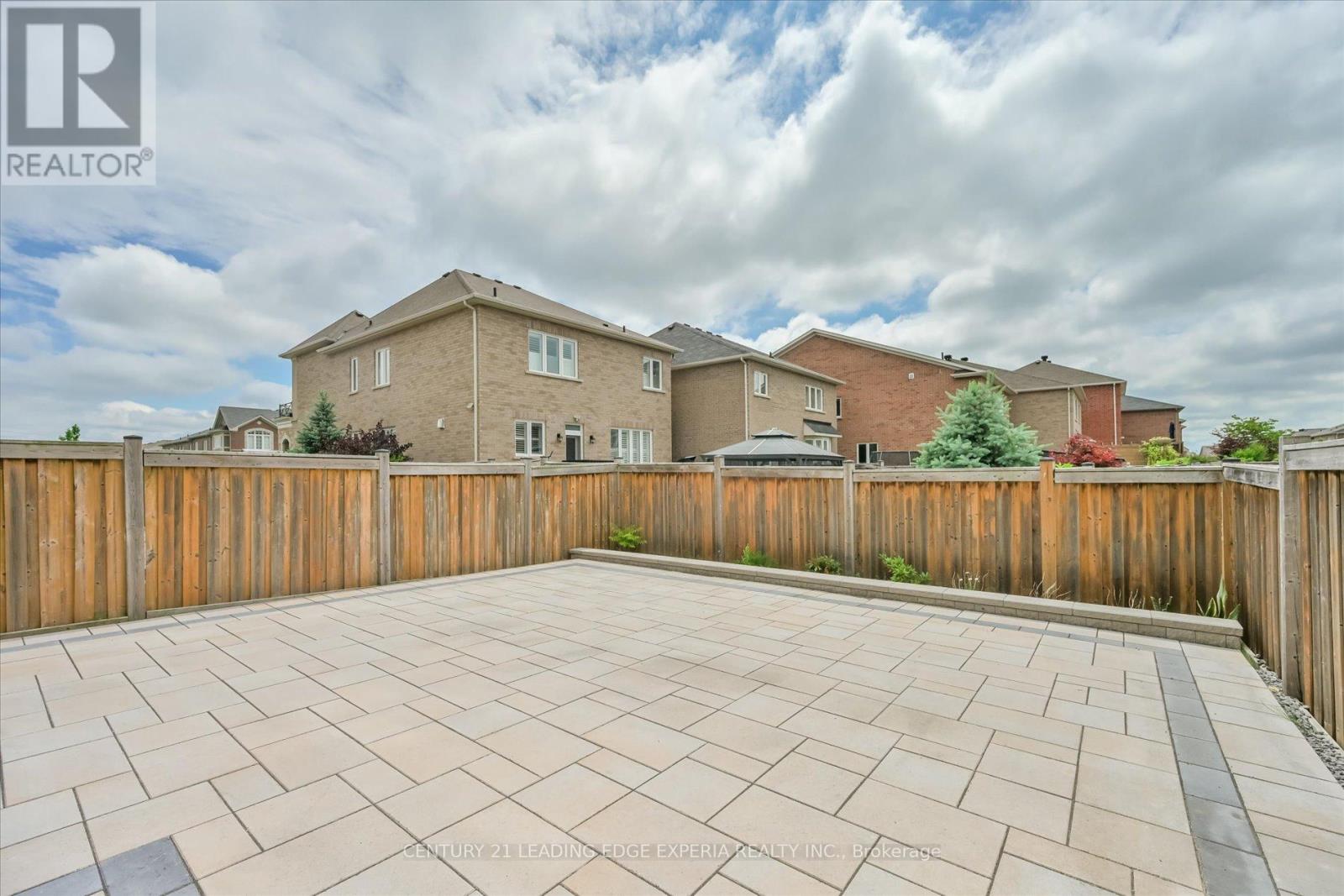 209 BABER CRESCENT - 31