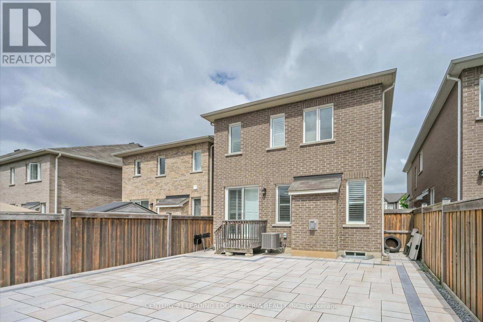 209 BABER CRESCENT - 32