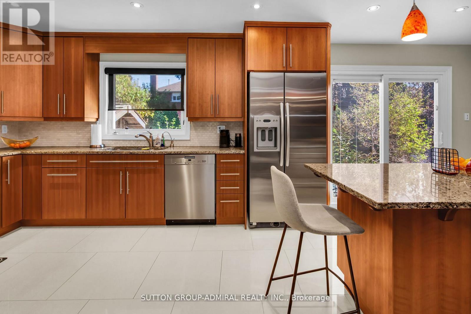 25 GRENADIER CRESCENT - 12