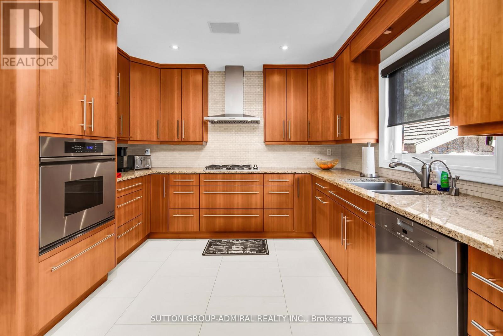 25 GRENADIER CRESCENT - 16